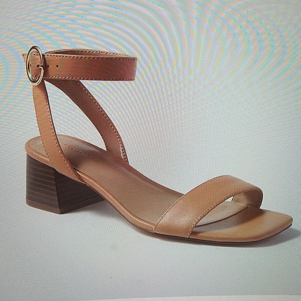 Cross strap leather block heel sandals, Size 9